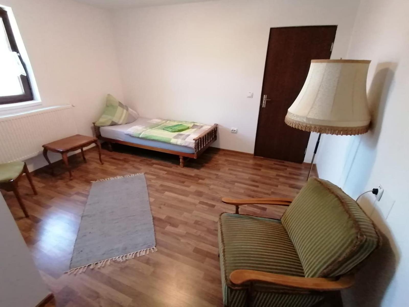 Hotel Casa Bunicii Sasca Montană Esterno foto