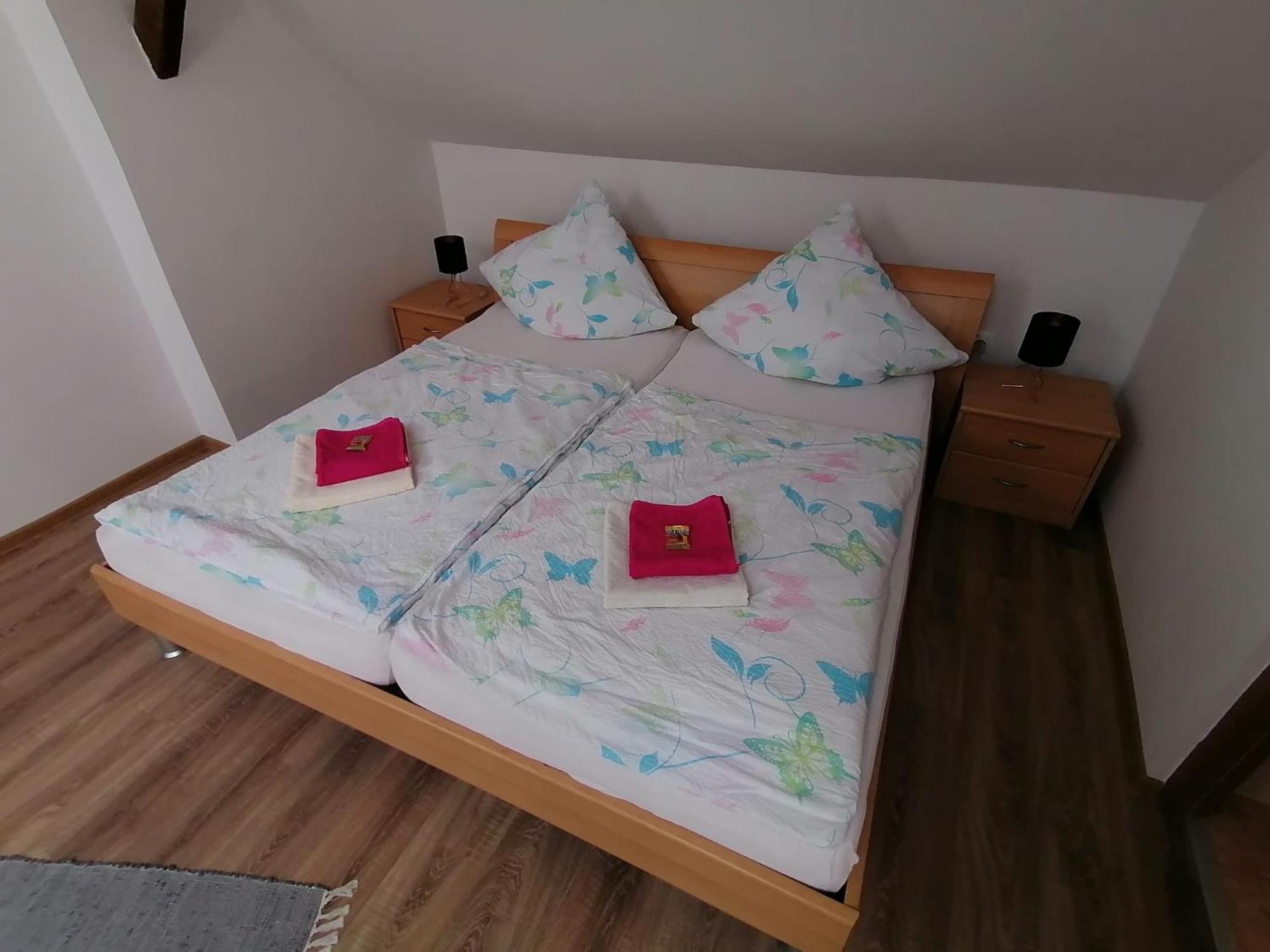 Hotel Casa Bunicii Sasca Montană Esterno foto